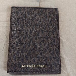 Michel Kors Passport Wallet